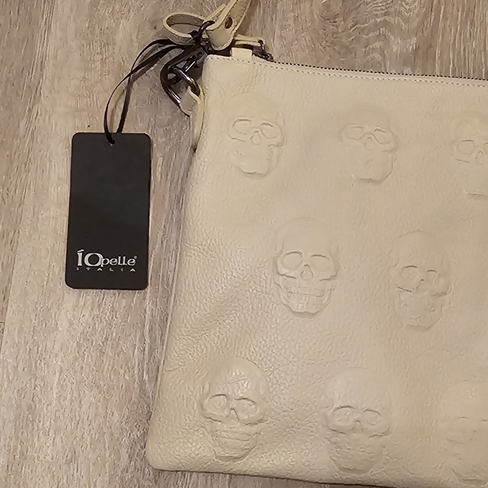IO pelle Embossed Skull Leather Crossbody Bag in Cream - Picture 3 of 7